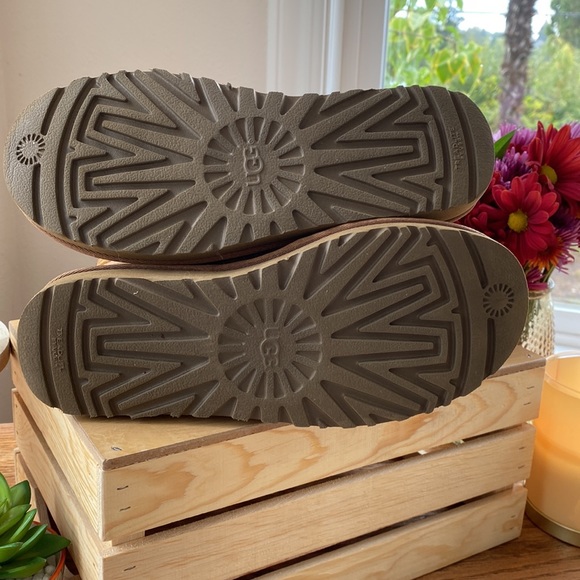 Uggs - Picture 5 of 5